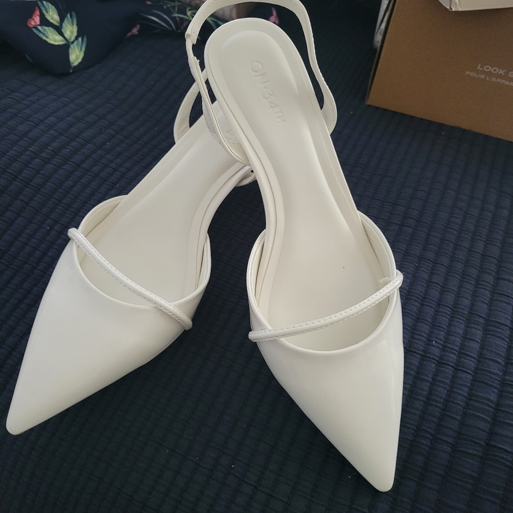 ON 34TH Angelinaa Kitten Heel In White. Sz. 9.5 Fortune Footwear/Macy's
